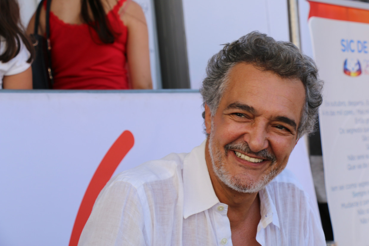  Rogério Samora diz adeus à representação