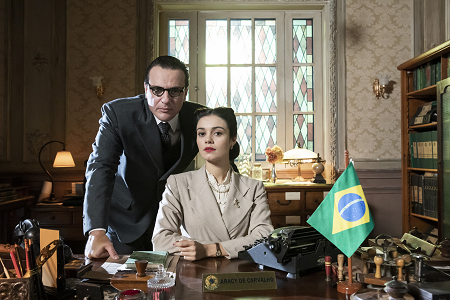  Globo emite o primeiro episódio da minissérie «Passaporte Para Liberdade»